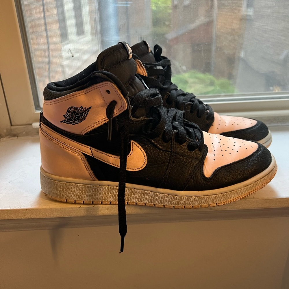 Nike Air Jordan 1 high crimson